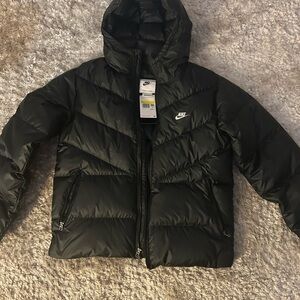 Nike Kids Puffer Jacket in Black